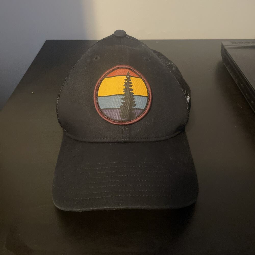 Columbia Sportswear Tall Pine Tree Patch Snapback Cap Adult Black Mesh Back Hat